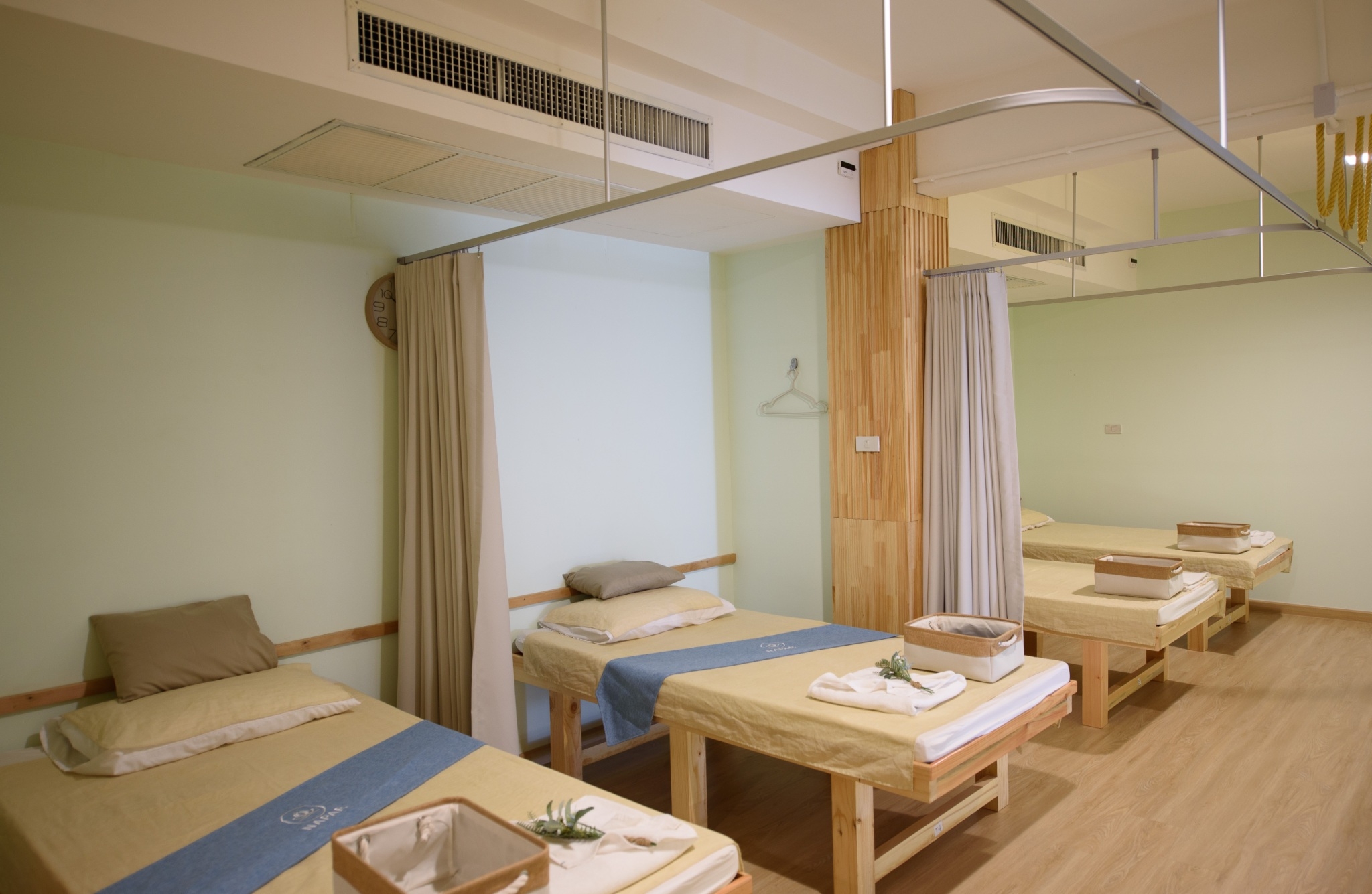 LINE ALBUM Customer 231004 28