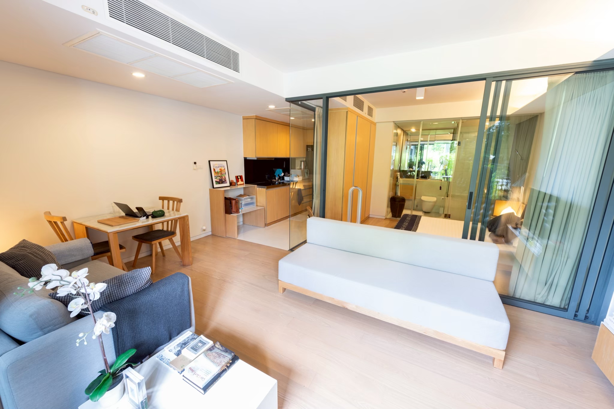 LINE ALBUM K Andre Furco 251003 65