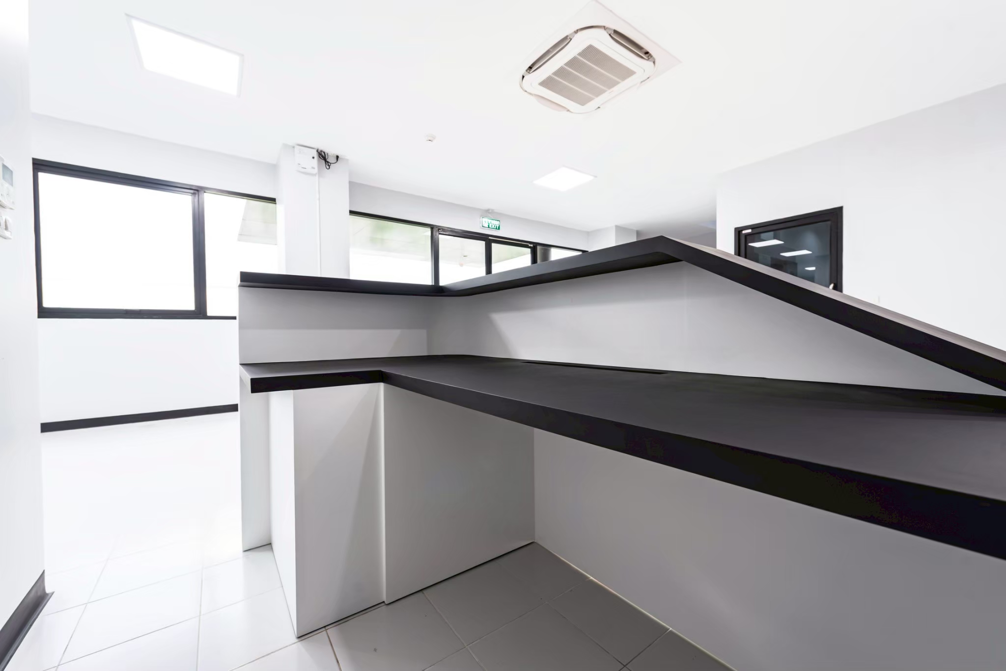 LINE ALBUM K Emily Nomobit 251003 11