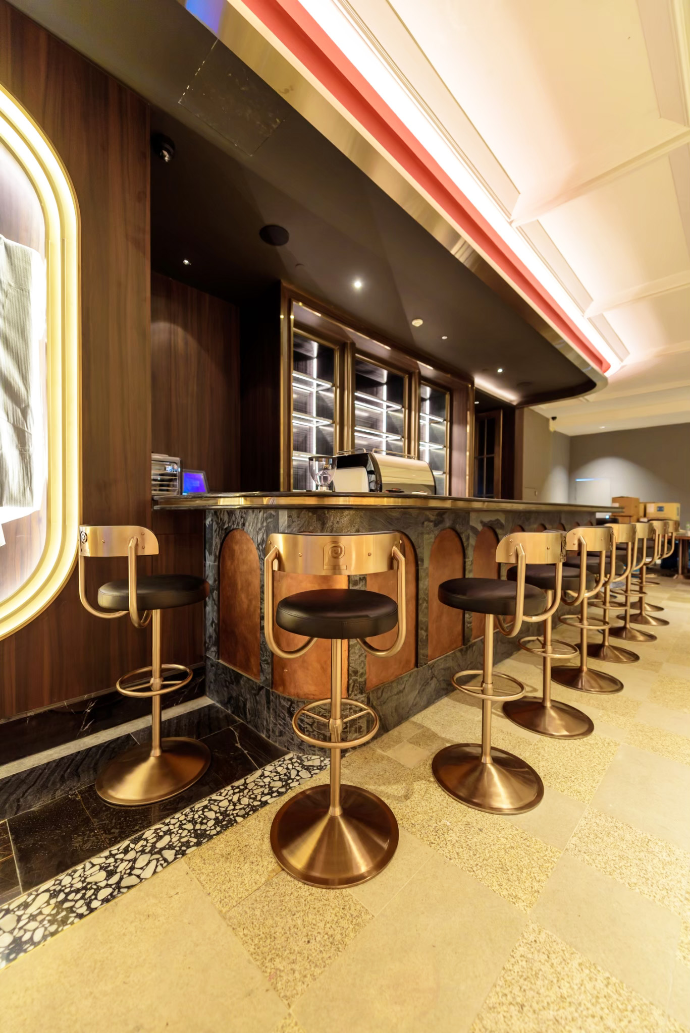 LINE ALBUM Lawry's The Prime Rib 241015 4